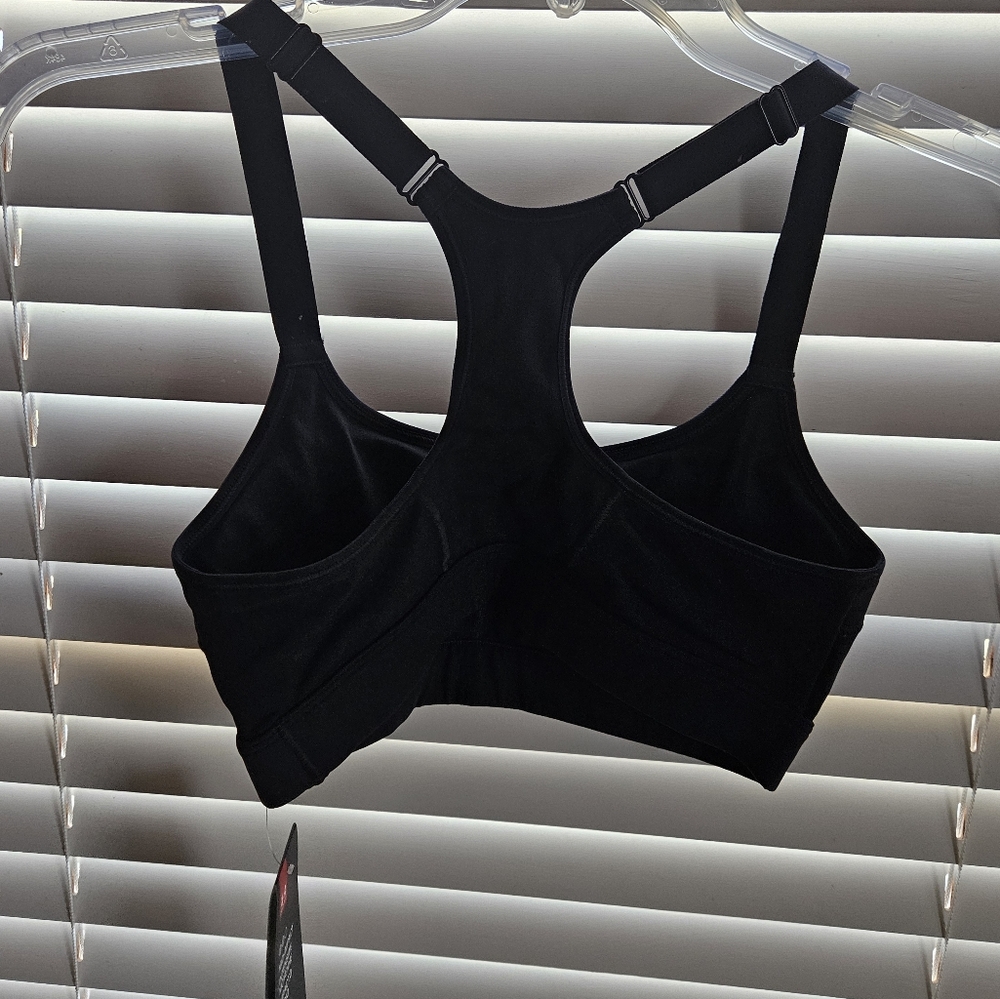 Nwt black Under Armour sports full support